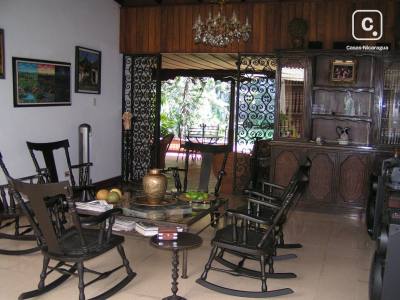 Casa en venta o alquiler en Bolonia, Managua – 5 hab