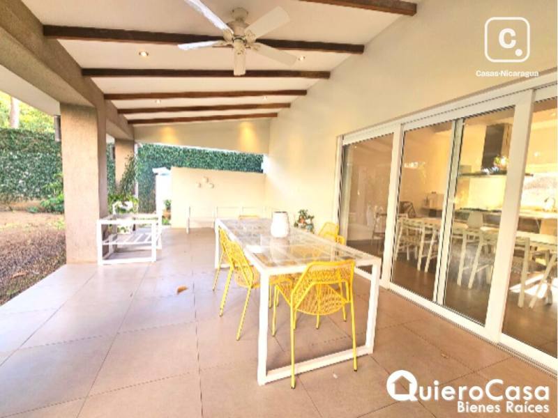 Casa en alquiler en Santo Domingo, Managua – 3 hab, US$ 3,500/mes