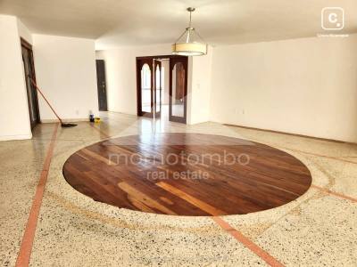 Casa en venta en Los Robles, Managua – 16 hab, 900 m²