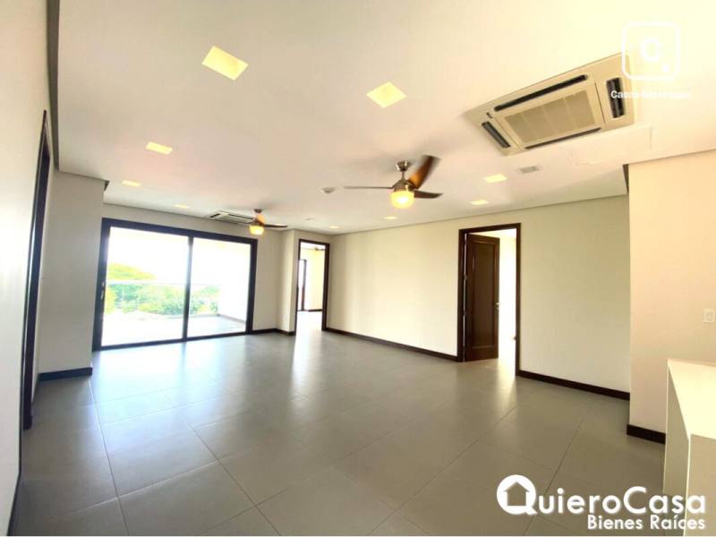 Apartamento en alquiler en Santo Domingo, Managua – 2 hab, US$ 2,800/mes