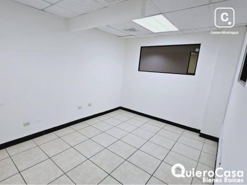 Oficina en alquiler en Villa Fontana, Managua – 151 m²