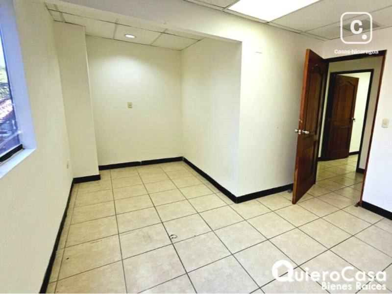 Oficina en alquiler en Villa Fontana, Managua – 151 m²