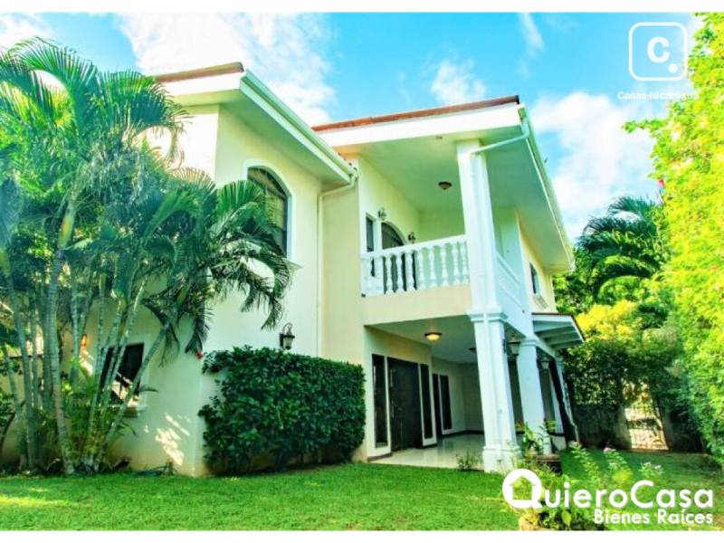 Casa en venta en Las Cumbres, Managua – 4 hab, 408 m², US$ 420,000
