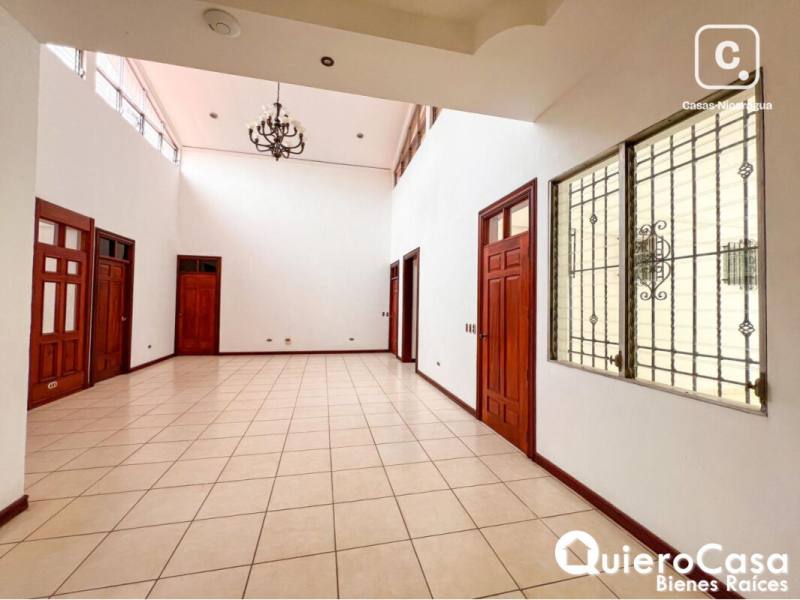 Casa en venta en Villa Fontana, Managua – 5 hab, 350 m²