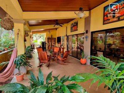 Casa en venta en Villa Fontana, Managua – 4 hab, 1,189 varas²