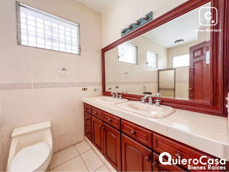 Casa en venta en Villa Fontana, Managua – 5 hab, 350 m²