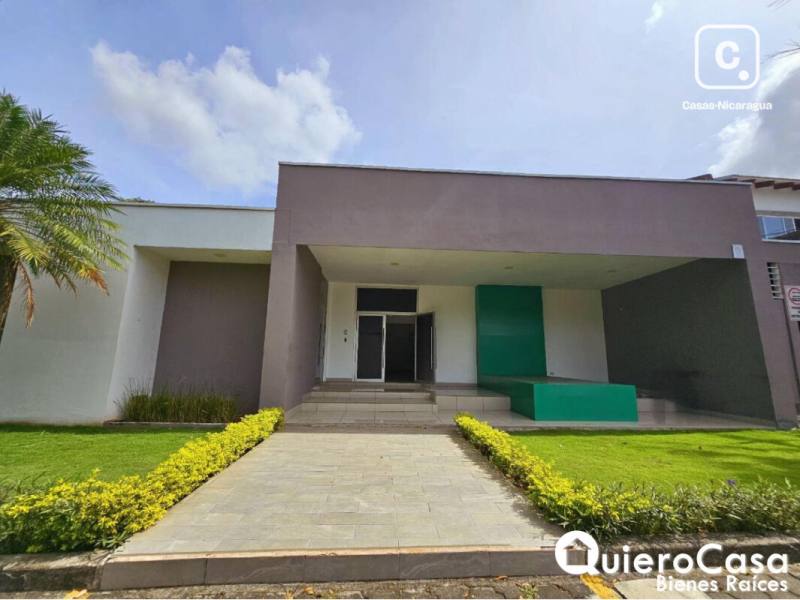 Oficina en alquiler en Las Colinas, Managua – 450 m²
