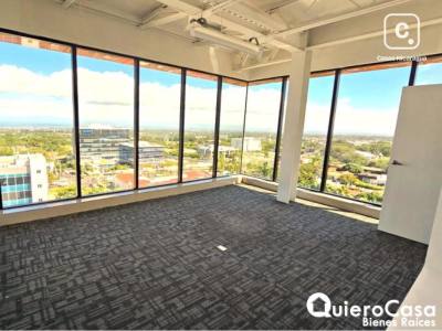 Oficina en alquiler en Las Cumbres, Managua – 101 m²