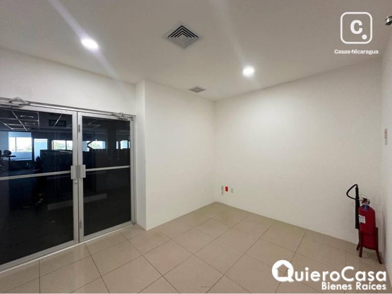 Oficina en alquiler en Villa Fontana, Managua – 1,308 m²