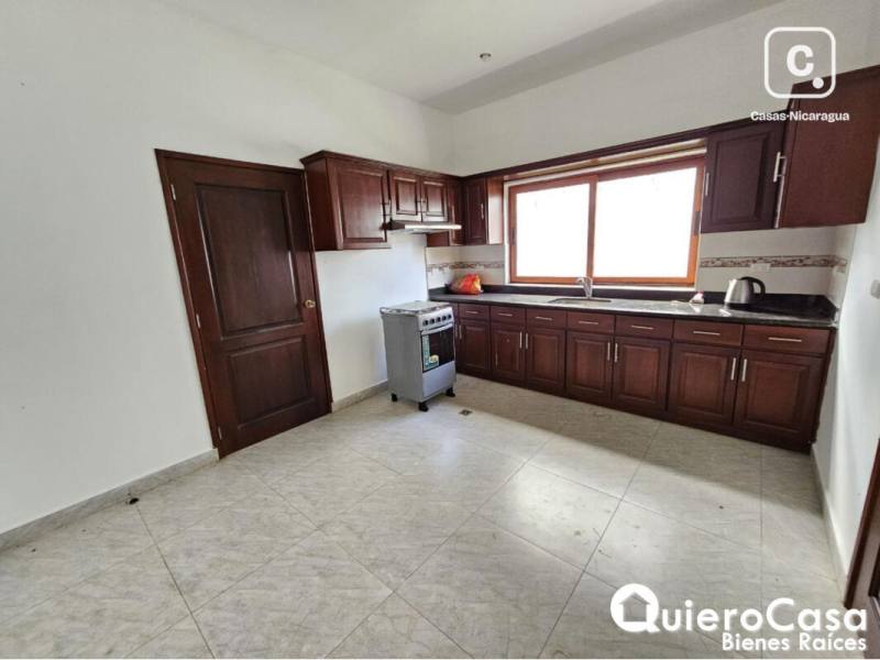 Casa en alquiler en Carretera Masaya, Managua – 3 hab, US$ 1,100/mes