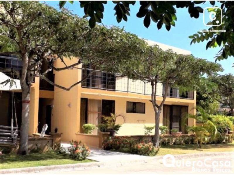 Apartamento en alquiler en Las Colinas, Managua – 2 hab, US$ 800/mes
