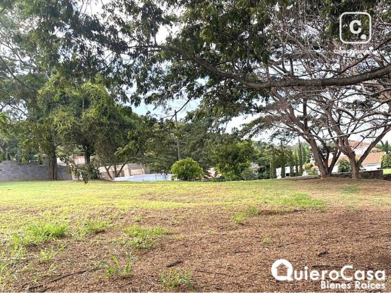 Terreno en venta en Villa Fontana, Managua – 1,970 m²