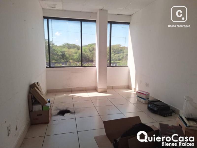Oficina en alquiler en Villa Fontana, Managua – 127 m²