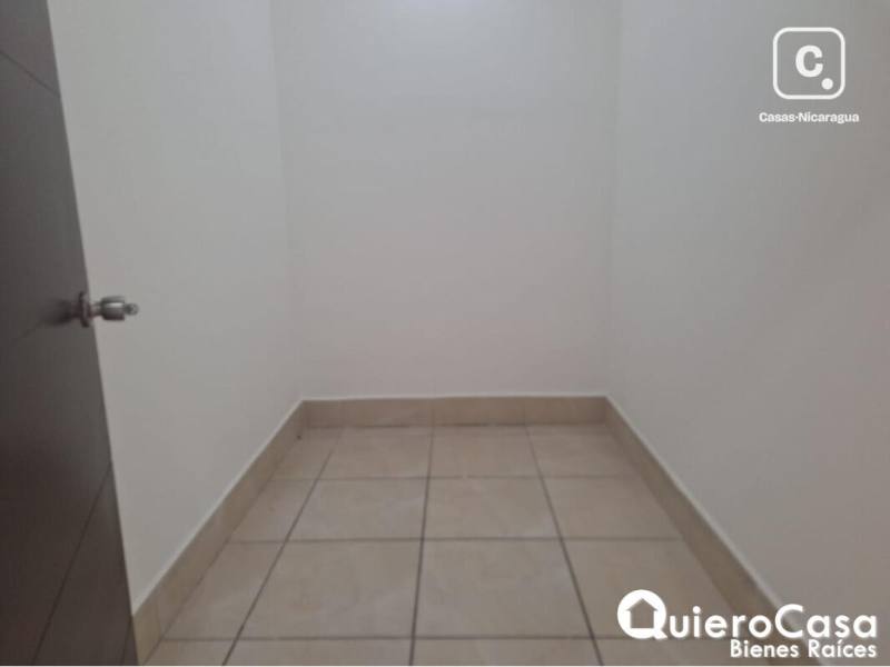 Oficina en alquiler en Villa Fontana, Managua – 105 m²