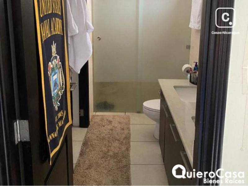Apartamento en alquiler en Las Colinas, Managua – 3 hab, Ref QCAJ1222