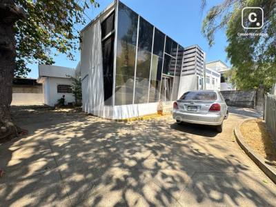 Oficina en alquiler en Santo Domingo, Managua – 220 m²