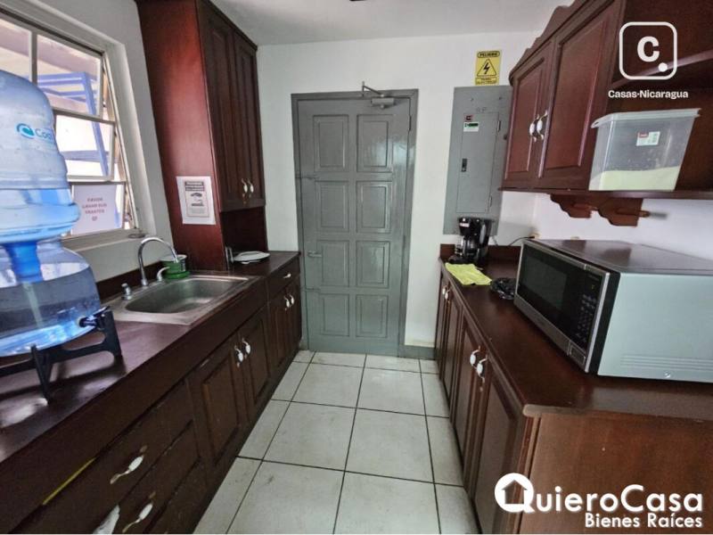 Oficina en alquiler en Los Robles, Managua – 34 m²