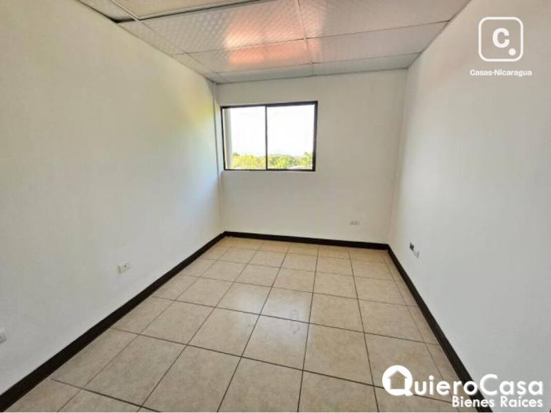 Oficina en alquiler en Villa Fontana, Managua – 182 m²
