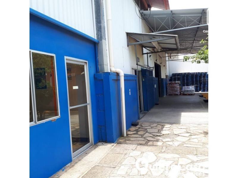 Bodega en alquiler en Carretera Nueva León, Managua – 12 m²