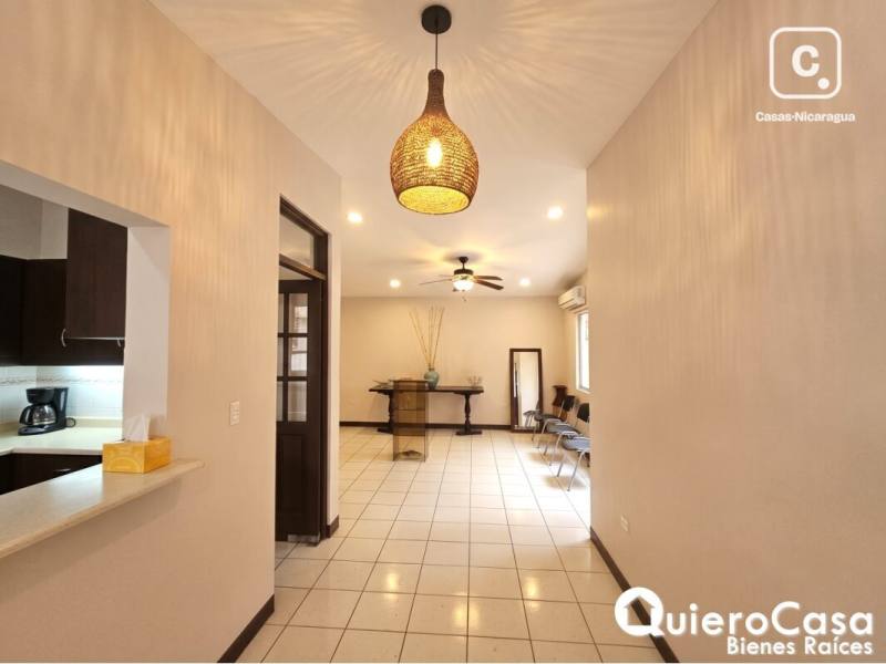 Casa en alquiler en Lomas del Valle, Managua – 3 hab, US$ 1,200/mes