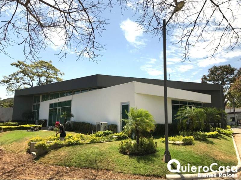 Local comercial en venta en Las Colinas, Managua – 560 m²