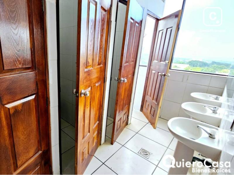 Oficina en alquiler en Villa Fontana, Managua – 355 m²