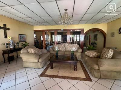 Local comercial en venta en Los Robles, Managua – 400 m²