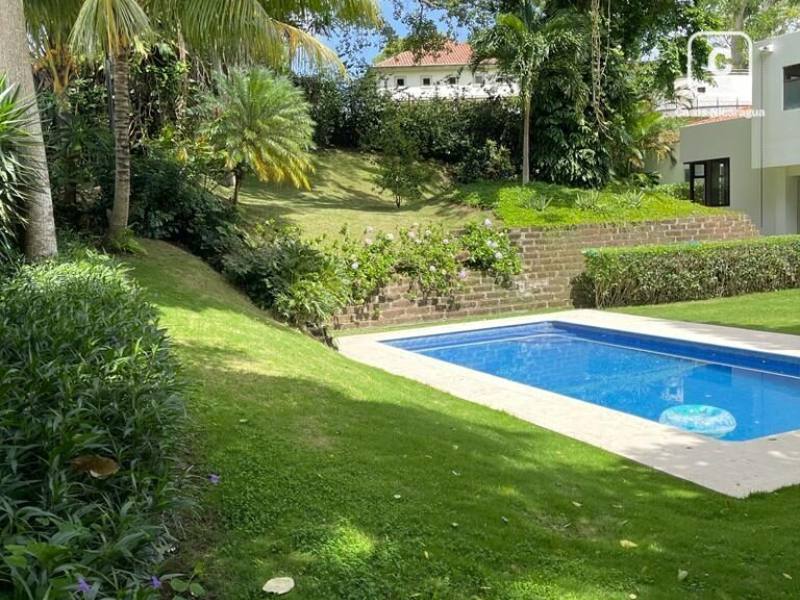 Casa en venta en Managua – 4 hab, 740 m²