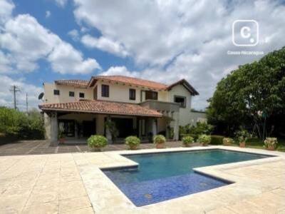 Casa en venta en Colonia Managua, Managua – 4 hab, 496 m²