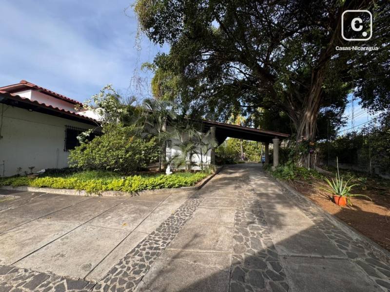 Casa en venta en Las Colinas, Managua – 4 hab, 474 m²