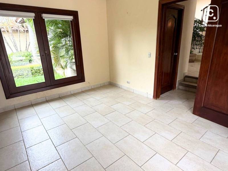 Casa en alquiler en Santo Domingo, Managua – 4 hab, 496 m²