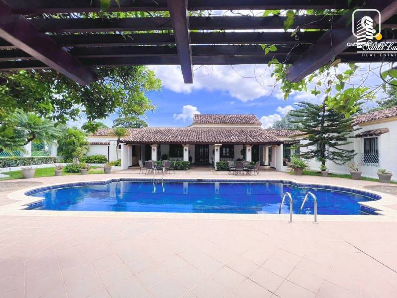 Casa en venta en Las Colinas, Managua – 4 hab, 800 m²
