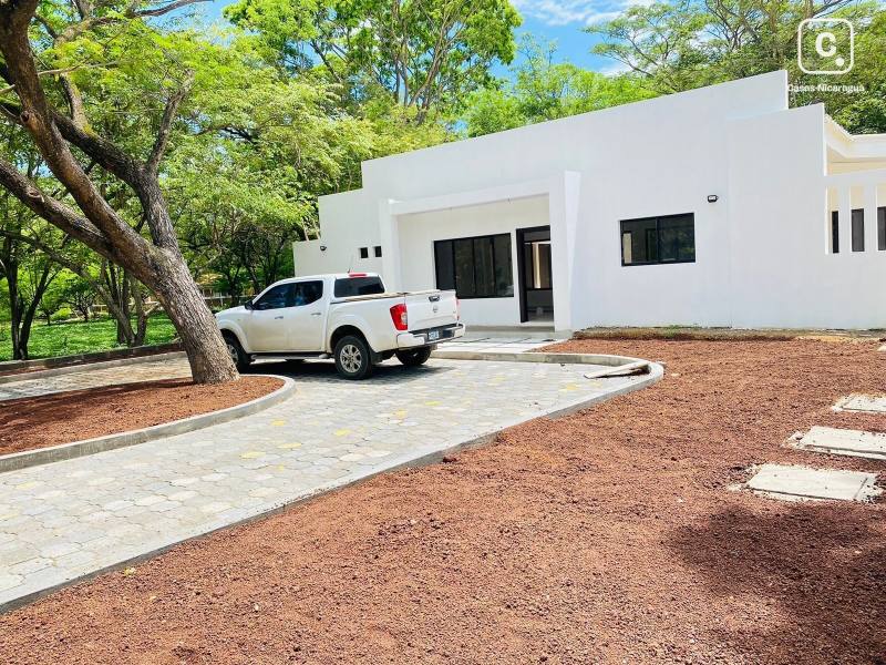 Casa en venta en Rivas – 4 hab, 229 m²