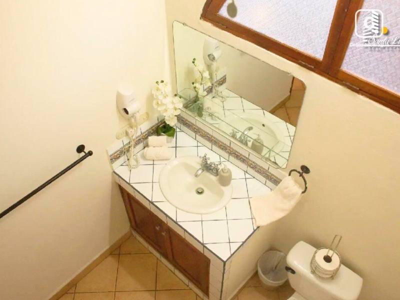 Casa en venta en Granada – 4 hab, 518 m²