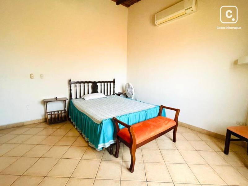 Casa en venta en Granada – 4 hab, 518 m²