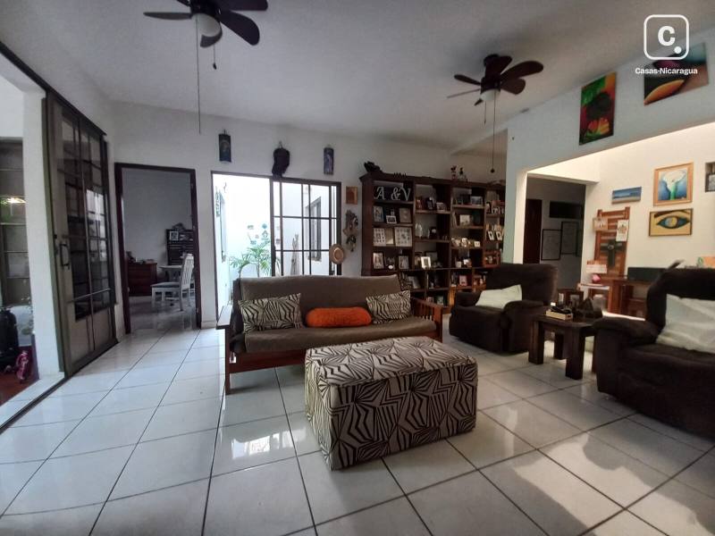 Casa en venta en Las Colinas, Managua – 5 hab, 369 m²