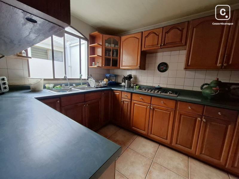 Casa en venta en Reparto San Juan, Managua – 4 hab, 300 m², US$ 295,000