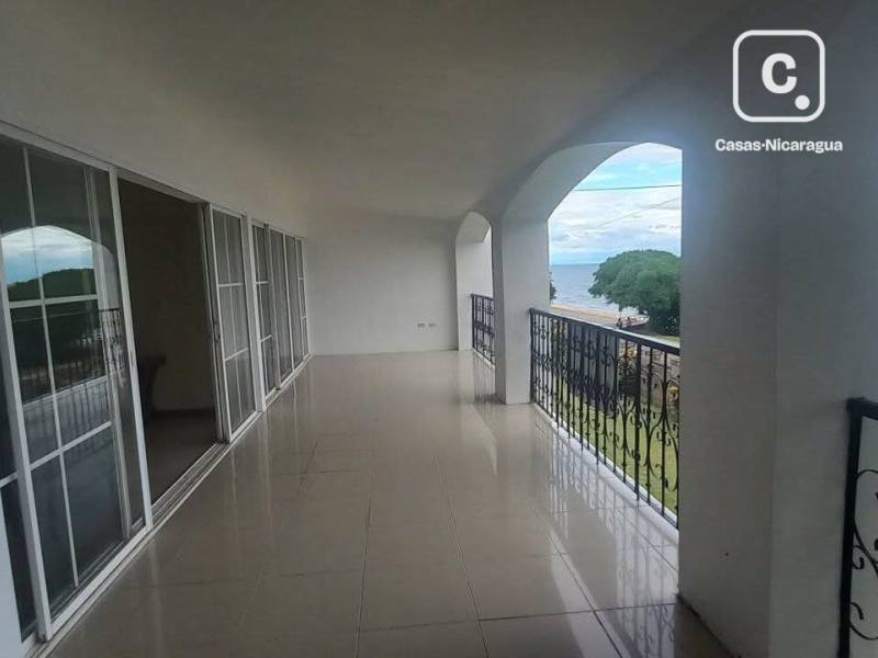 Apartamento en venta en Granada – 2 hab, 142 m²