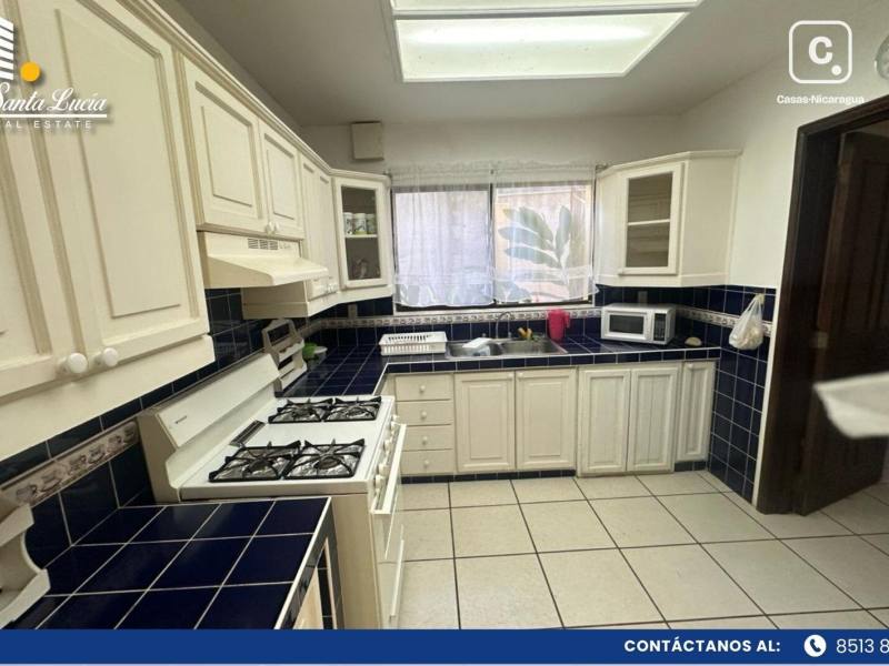 Casa en alquiler en Las Colinas, Managua – 3 hab, US$ 1,400/mes