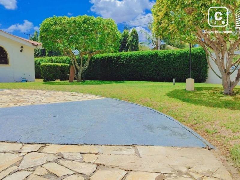 Casa en alquiler en Las Colinas, Managua – 3 hab, Ref SLpreciosacasaenrentall