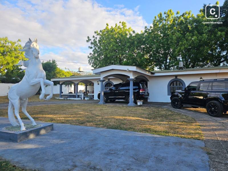 Apartamento en venta en León – 3 hab, 1,000 m²