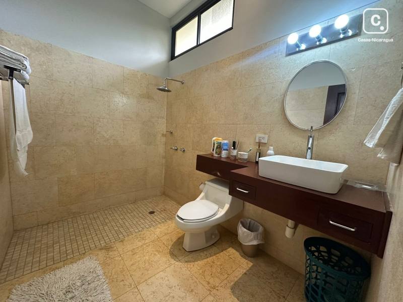 Casa en venta en Managua – 3 hab, 385 m²