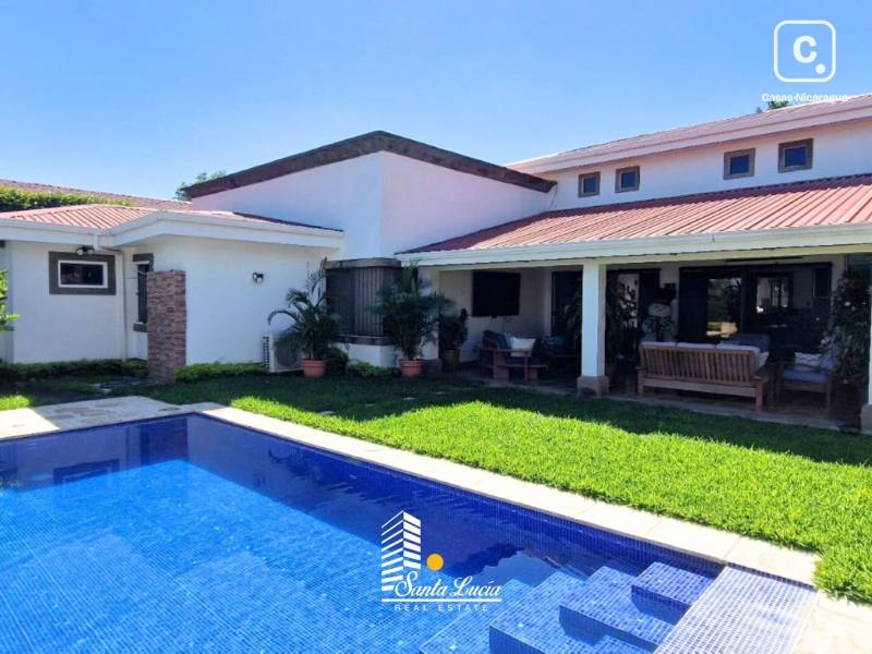 Casa en venta en Villa Fontana, Managua – 4 hab, 375 m², US$ 380,000