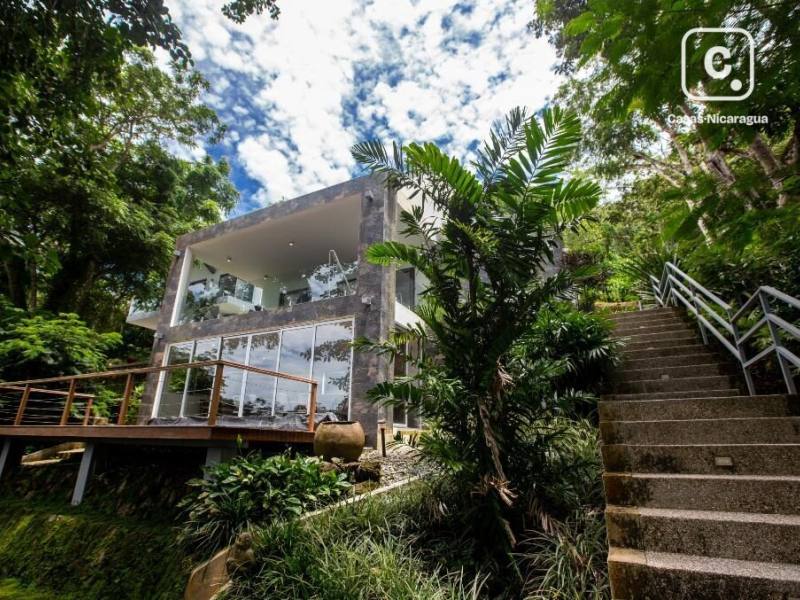 Casa en venta en Granada – 4 hab, 364 m²