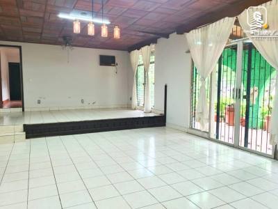 Casa en alquiler en Managua – 4 hab, US$ 1,000/mes
