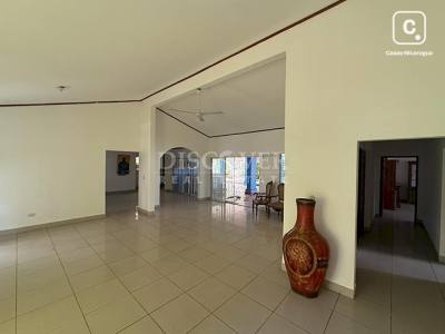 Casa en venta en Pista Jean Paul Genie, Managua – 4 hab, 291 m²