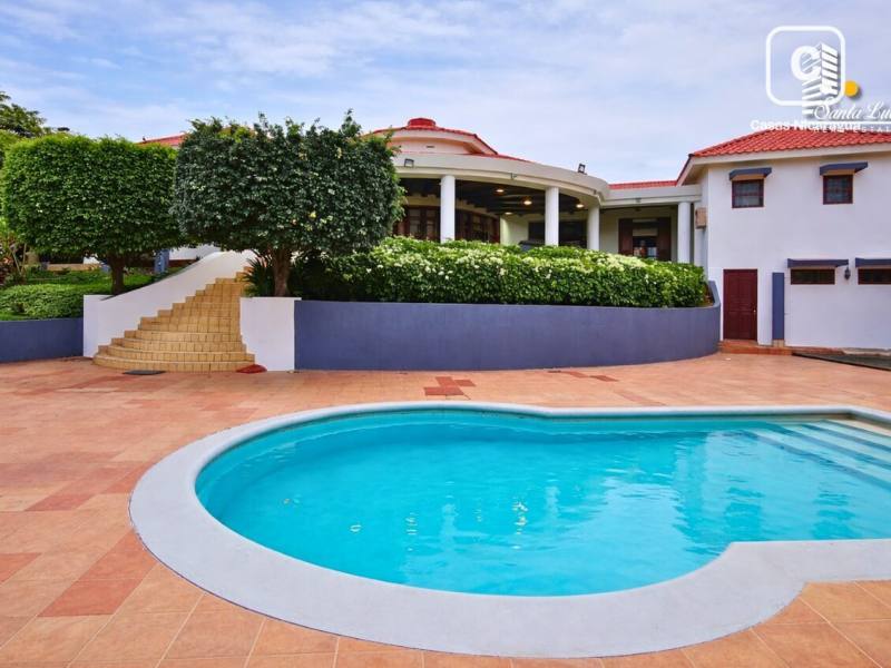 Casa en alquiler en Managua – 4 hab, 720 m²