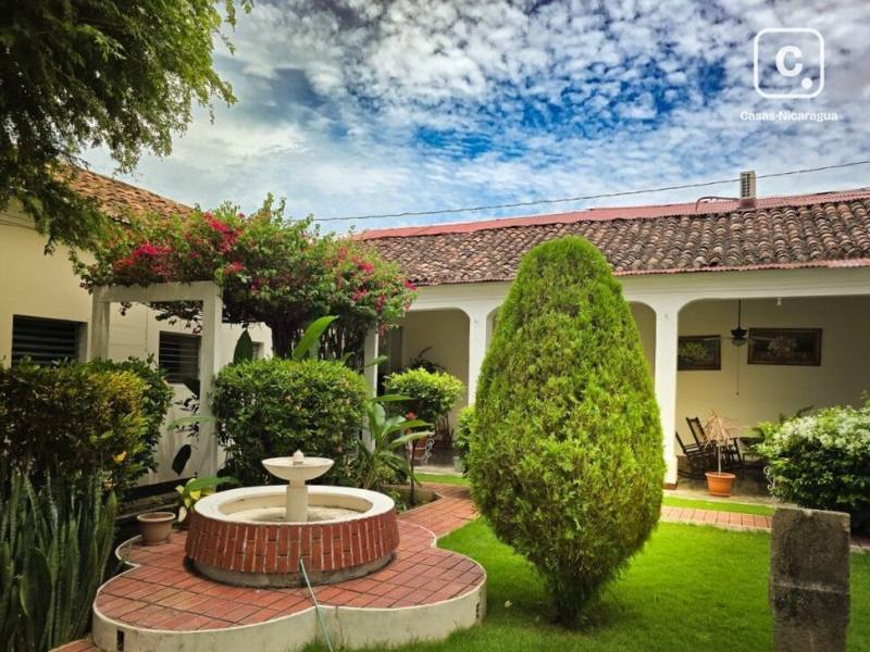 Apartamento en venta en Granada – 6 hab, 910 m²