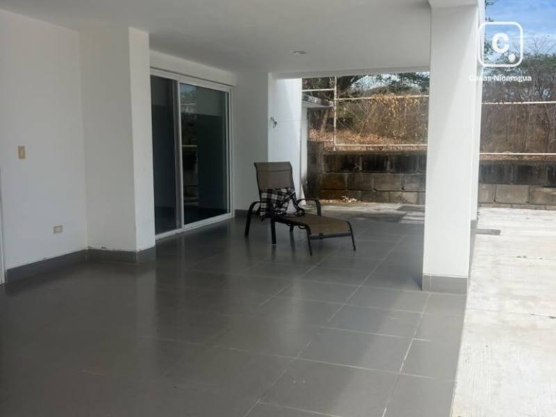 Casa en venta en Rivas – 3 hab, 350 m²