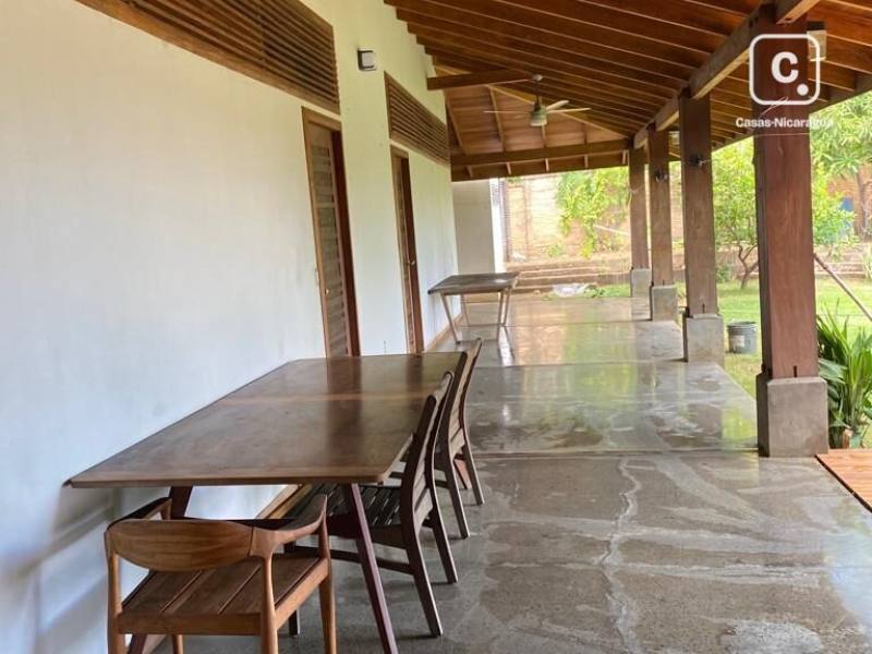 Casa en venta en Carretera Vieja a León, Managua – 3 hab, 230 m²